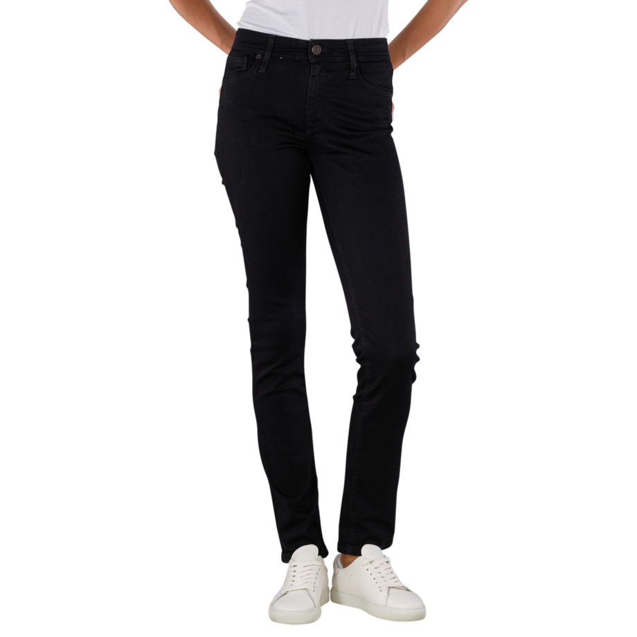 Anya Slim Fit