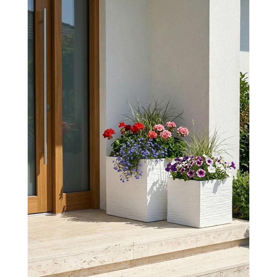 Beliani Blumenkübel aus Magnesiumoxid  PAROS  