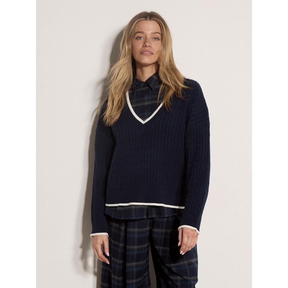 Cricket-Pullover mit Zopfmuster und kontrastfarbenen Details