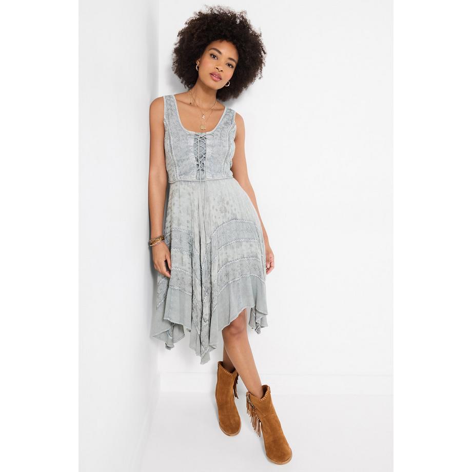 Robe Longueur Genou Jacquard et Brodée avec Ourlet Mouchoir