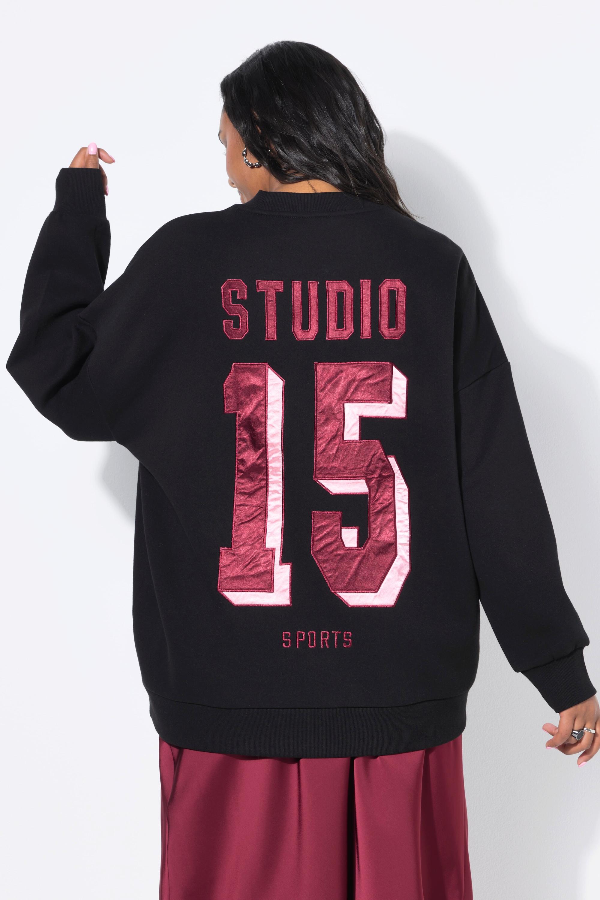 Studio Untold Sweat-shirt Oversize avec Numéro en Satin  