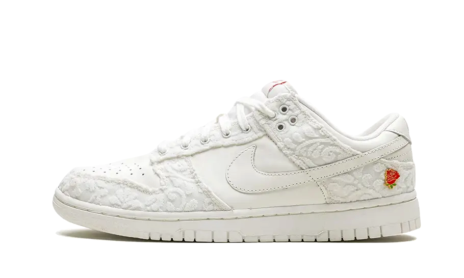 NIKE  Dunk Low Give Her Flowers 