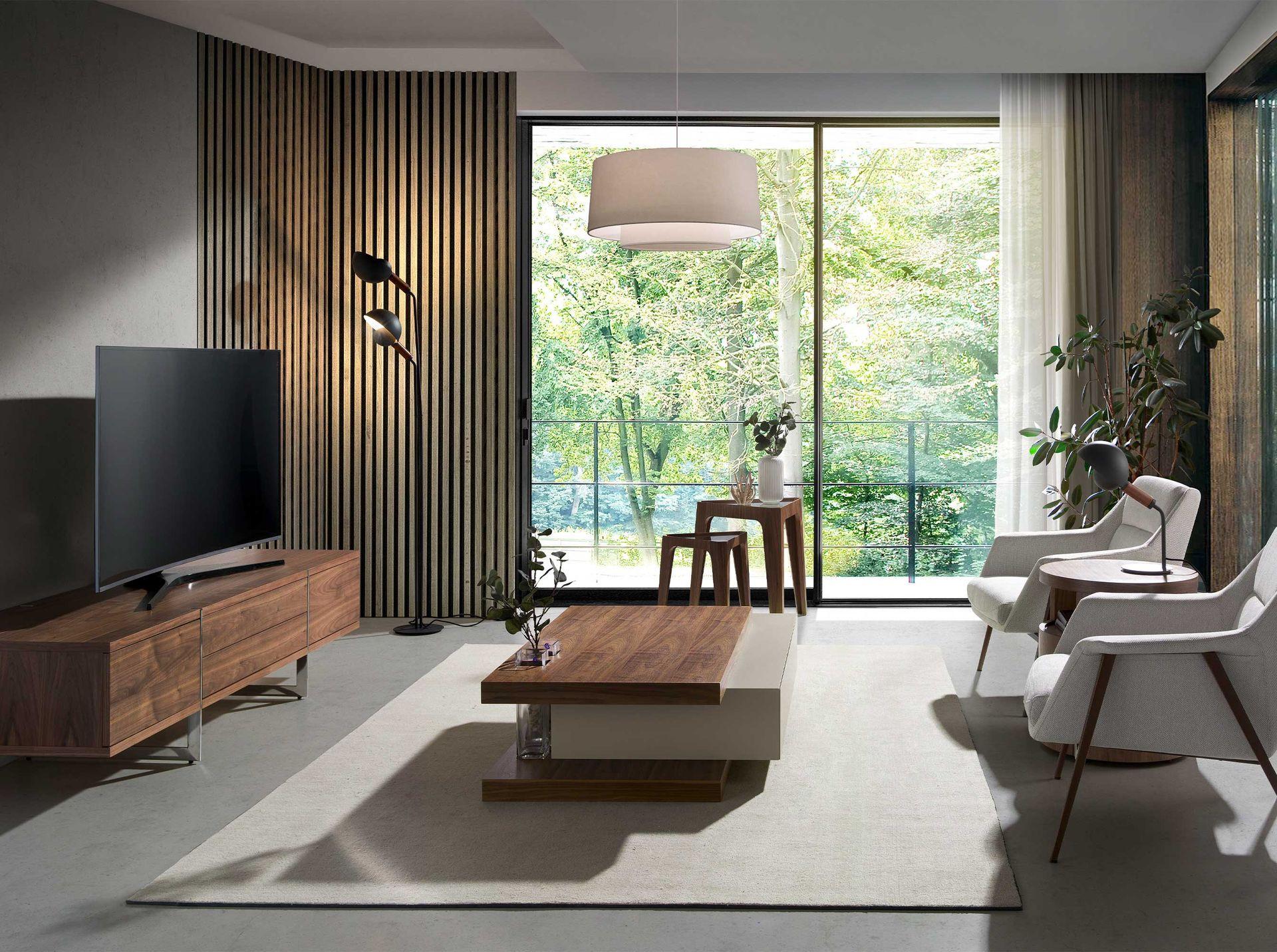 ANGEL CERDA Dreieckiger Ecktisch aus gehärtetem Glas und Nussbaum  