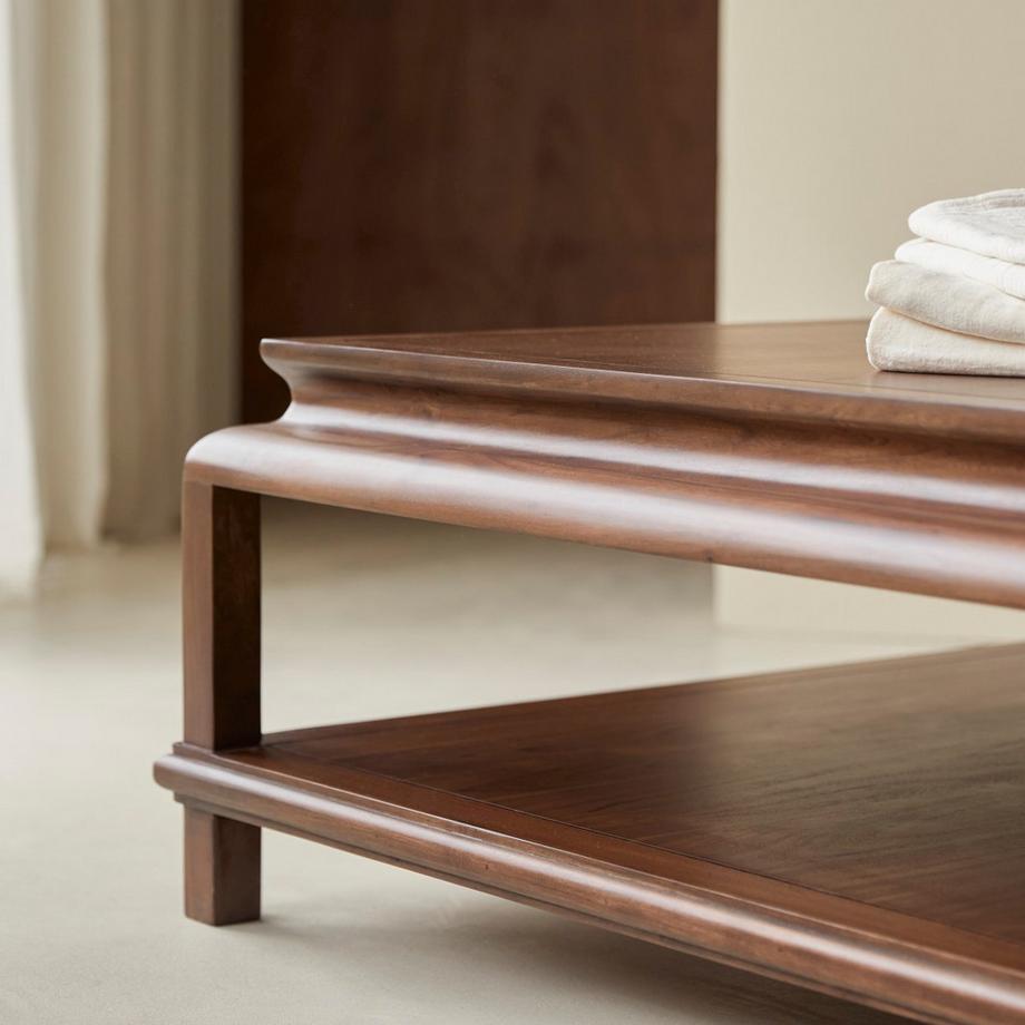 Tikamoon Table basse carrée en acacia massif Achille  