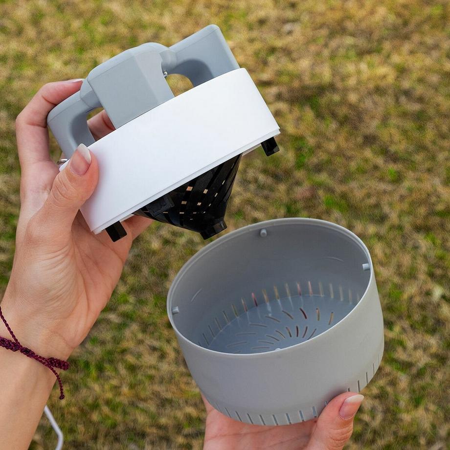 InnovaGoods Luce antizanzare con funzione di aspirazione  