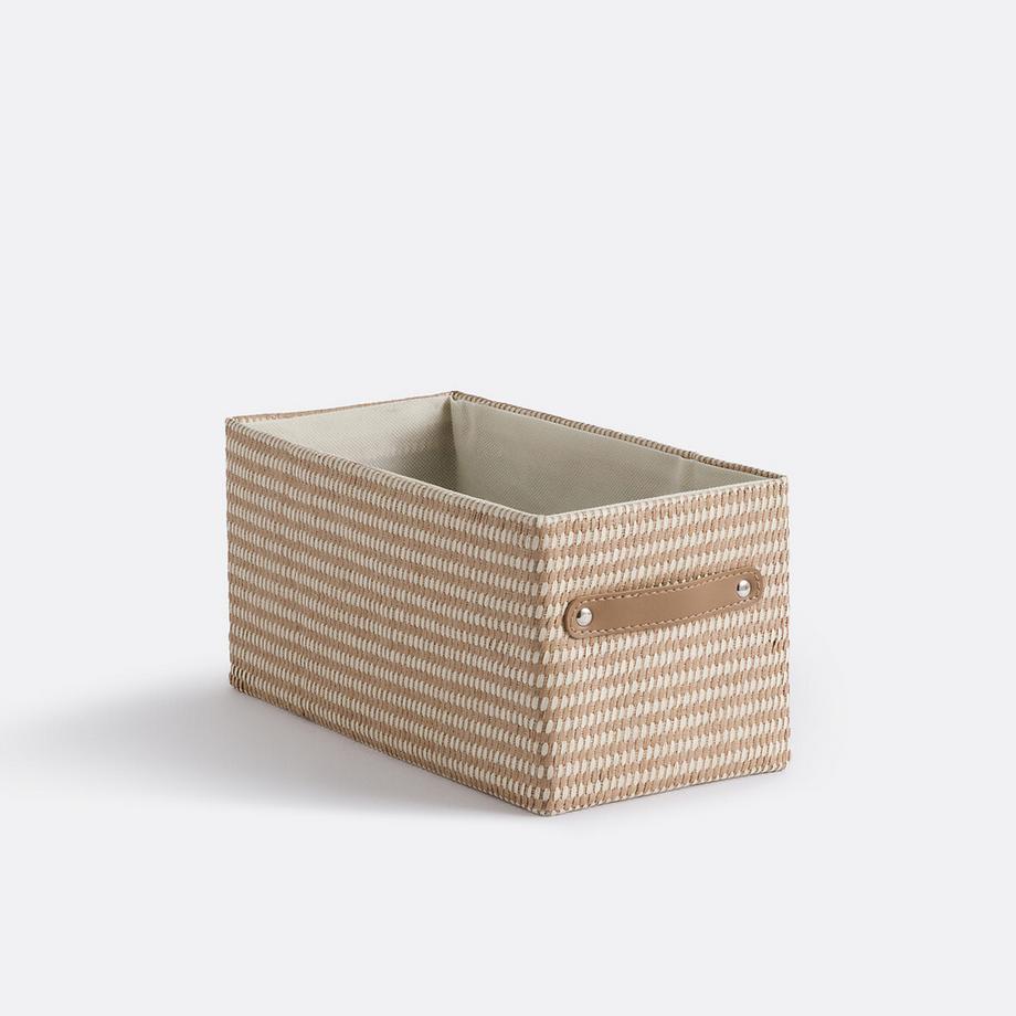 Würfelförmiger Korb aus geflochtenem Papier