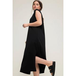 Studio Untold  Robe midi en jersey oversized à encolure ronde et sans manches. Ouverture de type fente sur le côté 