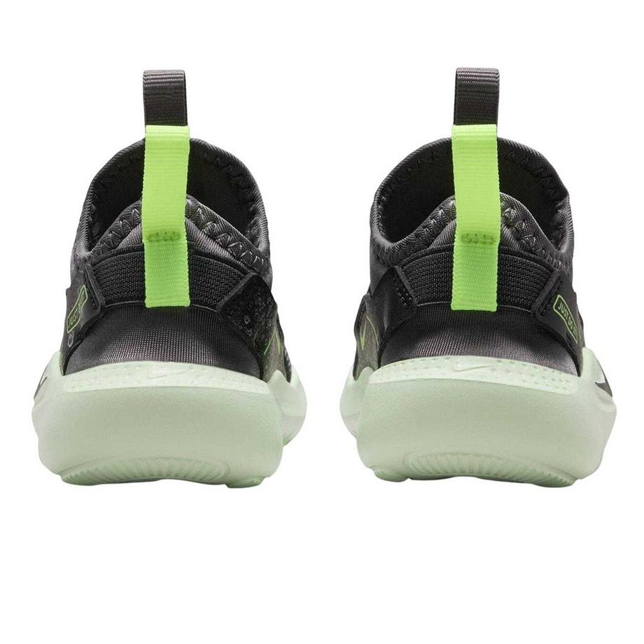 NIKE Runner 4 Sneaker  
