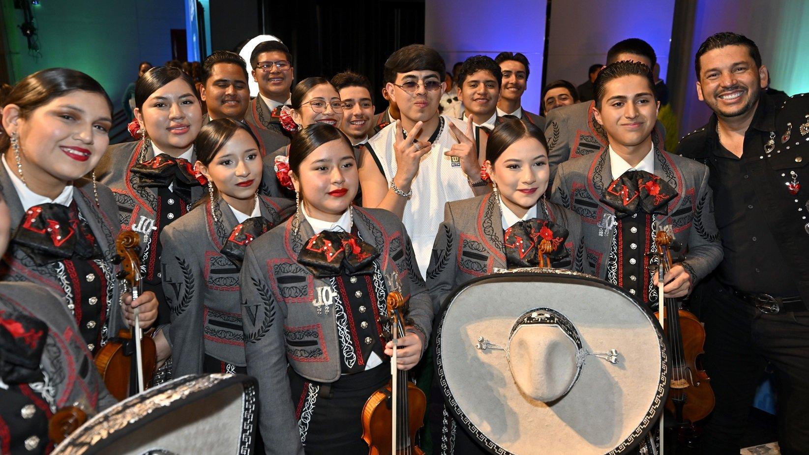 Shakira And J-Lo's Super Bowl Performance Stirred Intense Feelings About  Race, Gender And Politics | KUT Radio, Austin's NPR Station, image size:1645x925