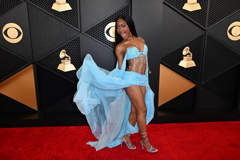 Grammys 2024 red carpet looks: Taylor Swift, Olivia Rodrigo, Dua Lipa, Doja  Cat and more - ABC7 Los Angeles