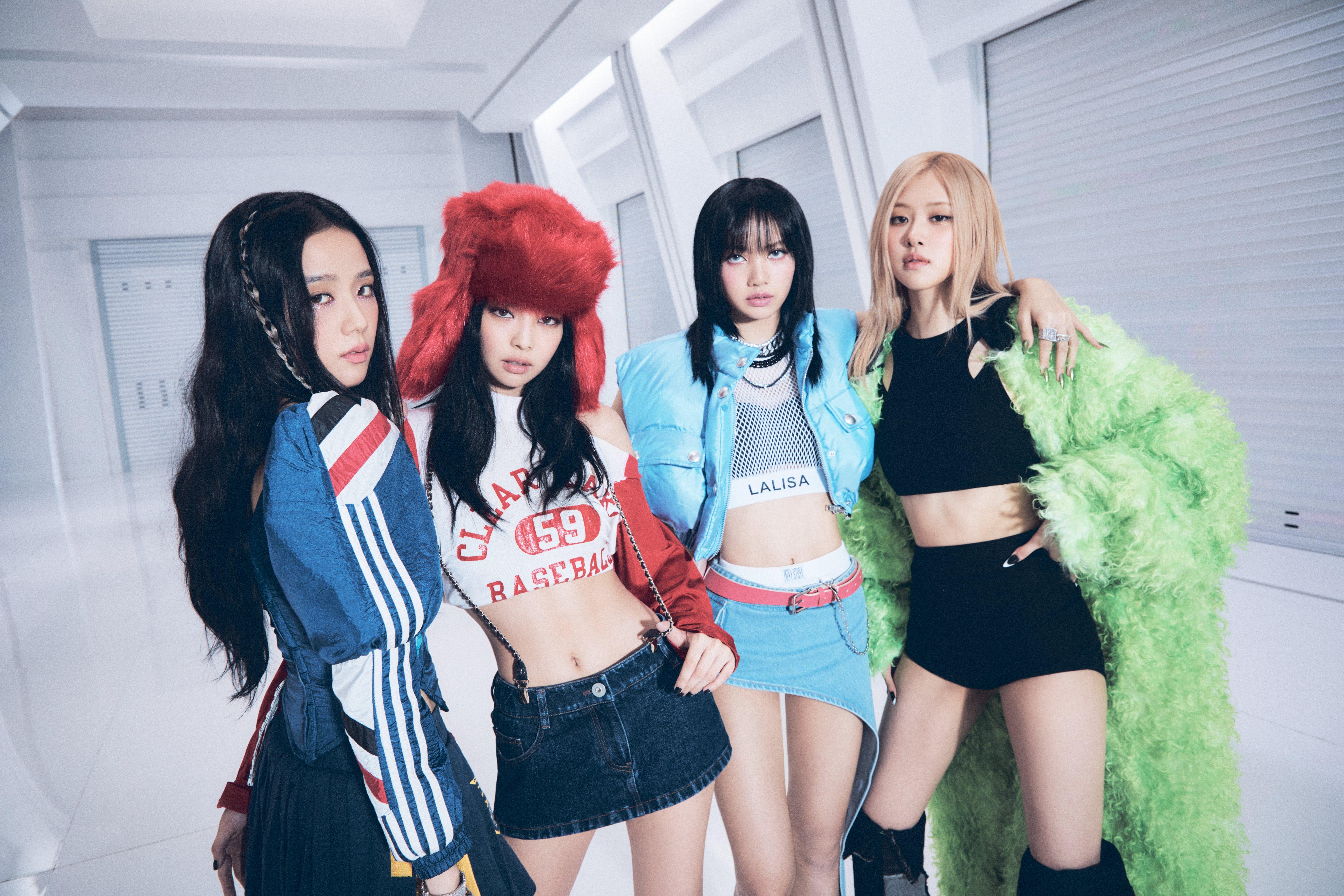 Блэк пинк клипы. Группа BLACKPINK 2022. Born Pink группа. BLACKPINK shutdown. Лиса Блэк Пинк 2022.