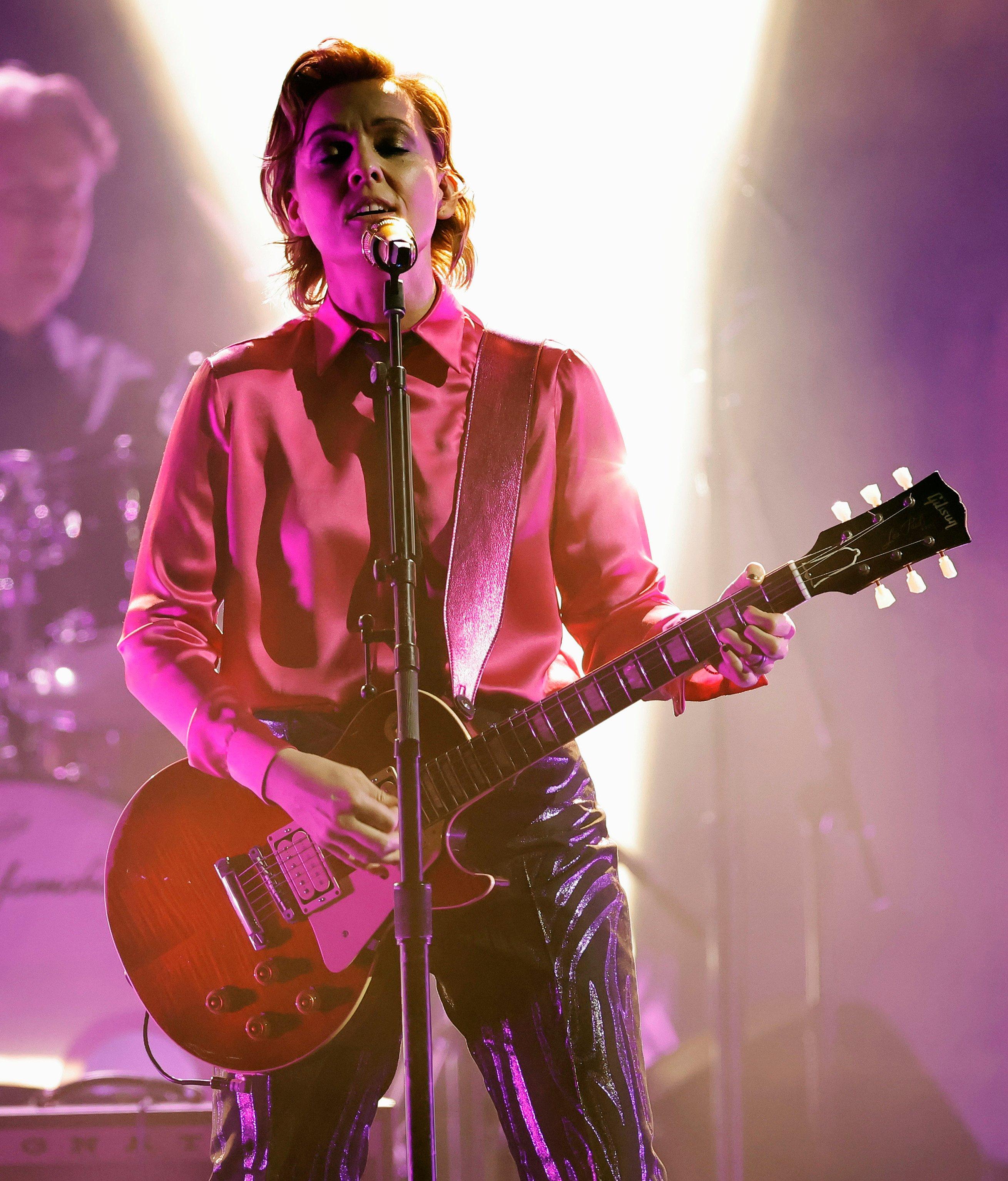 Brandi Carlile And Lucius Performs An Electrifying Version Of "Broken