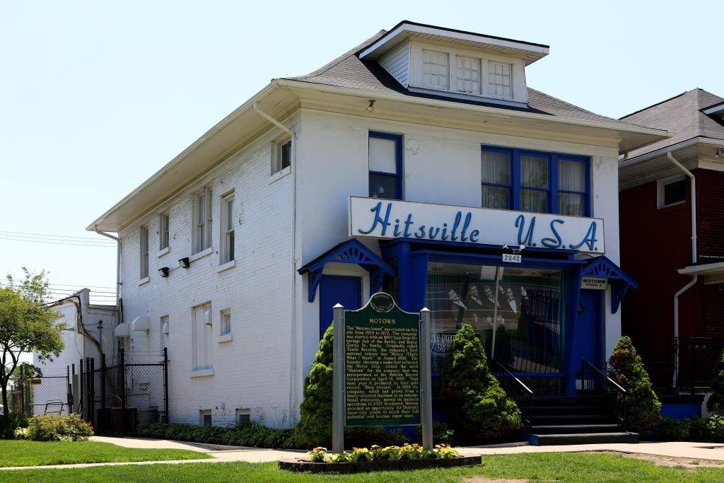 10 Recording Studio Tours That Take Fans Behind The Music
