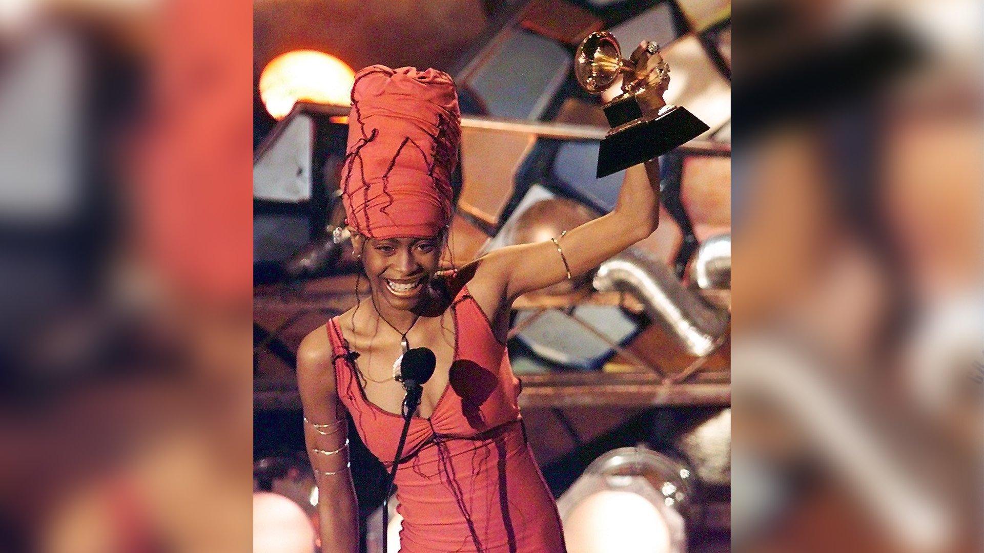 GRAMMY Rewind Erykah Badu Thanks Stevie Wonder and George Clinton For Influencing Baduizm In 1998 GRAMMY