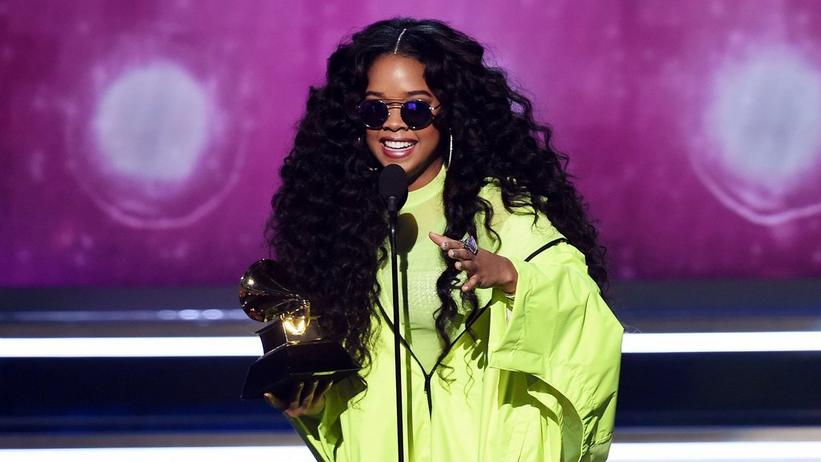 GRAMMY Rewind: H.E.R. Brings Her Whole Team Onstage While Accepting The GRAMMY Award For Best R&B Album In 2019