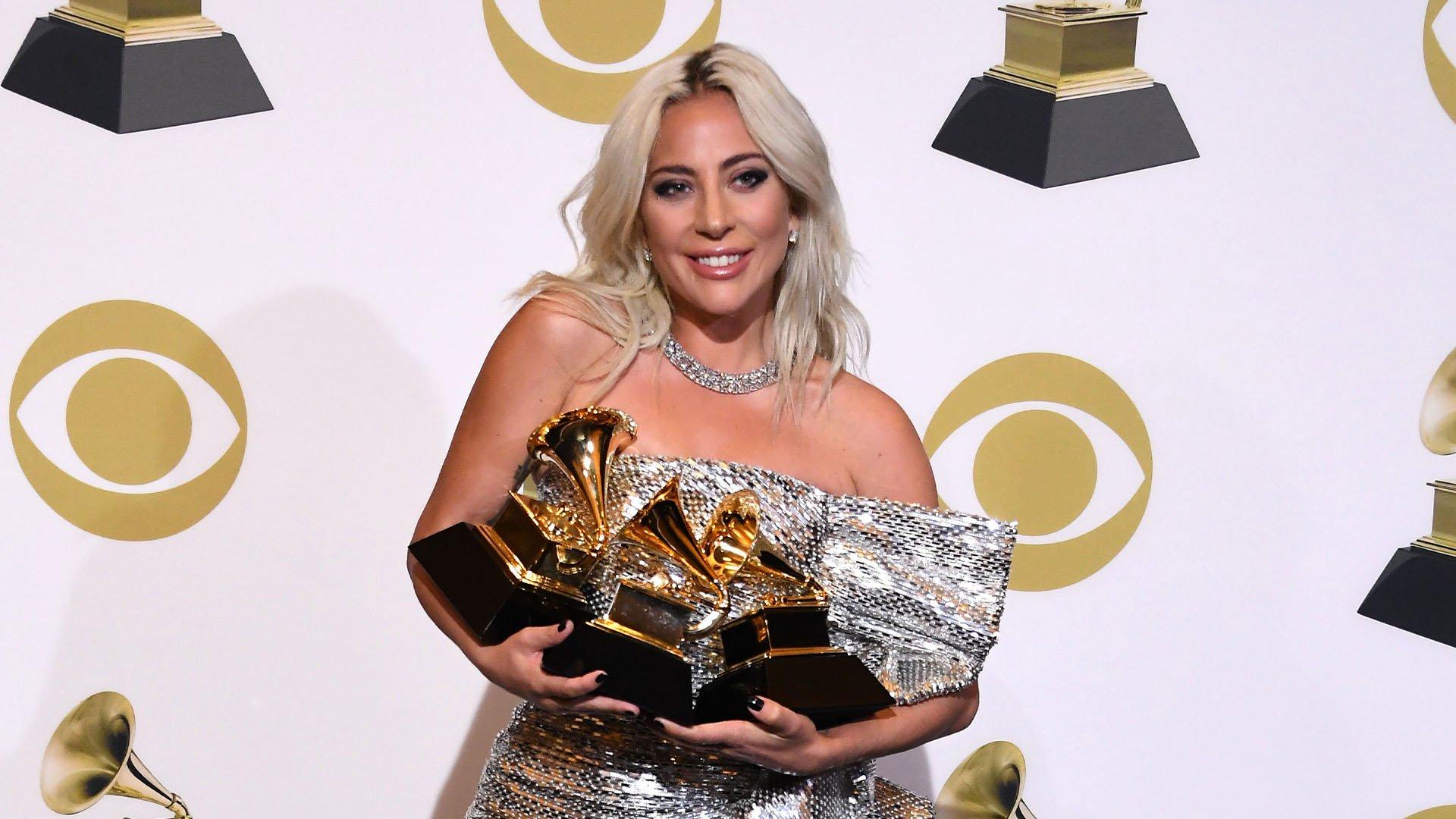 Lady Gaga holds her 2019 GRAMMY Awards