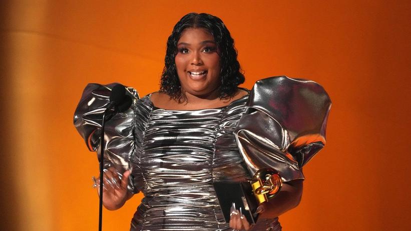 Exclusive: Lizzo On Lollapalooza, New Music & RuPaul's 'Drag Race