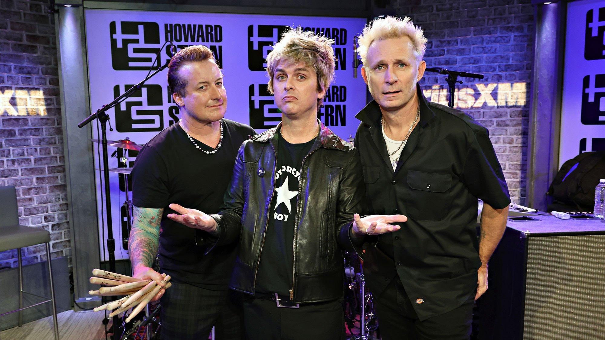 Green Day's 'Saviors': How Their New Album Links 'Dookie' & 'American  Idiot' Decades Later