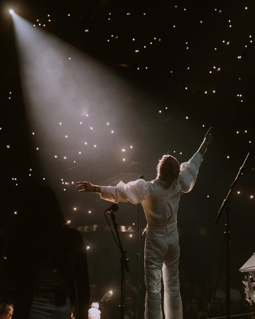 Jake Wesley Rogers performing in Detroit