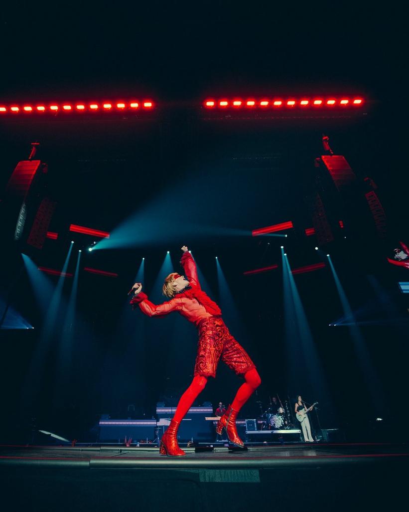 Jake Wesley Rogers performing in Vegas