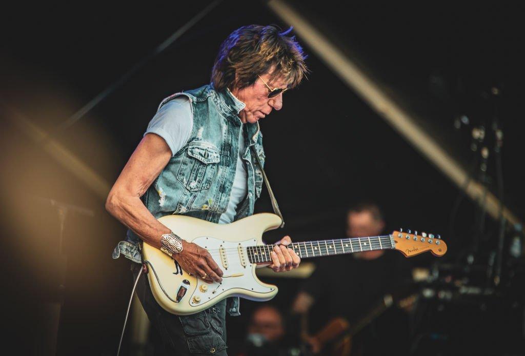 Jeff Beck performs live
