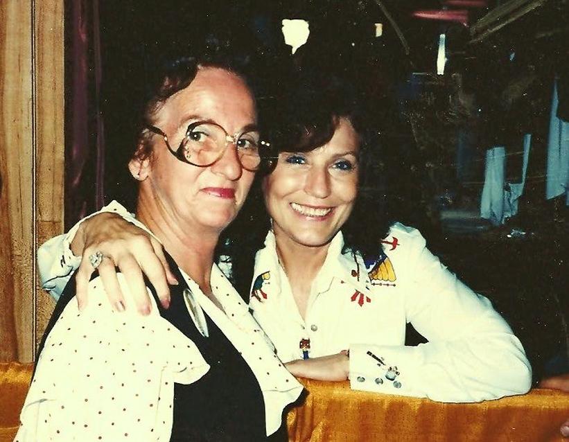 Frances Bellamy and Loretta Lynn at Fan Fair