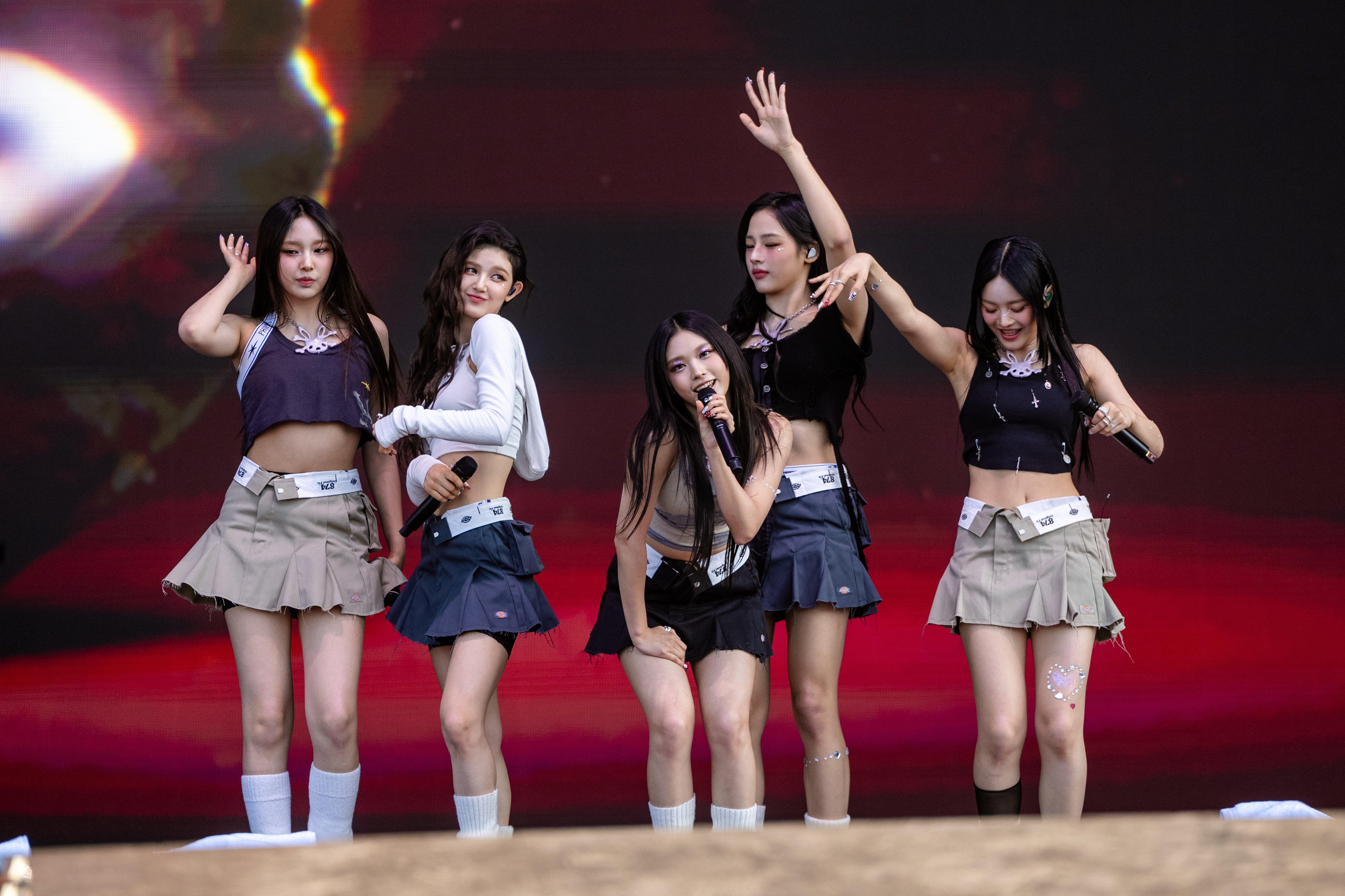 K-pop girl group NewJeans tops US Billboard 200 - KED Global