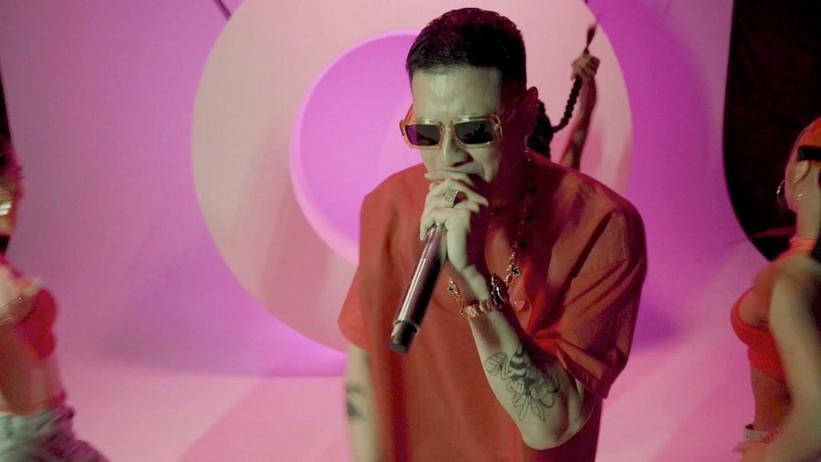Press Play: DABOYWAY Adopts A "Cake Diet" In This Euphoric Performance Of His 2022 Single