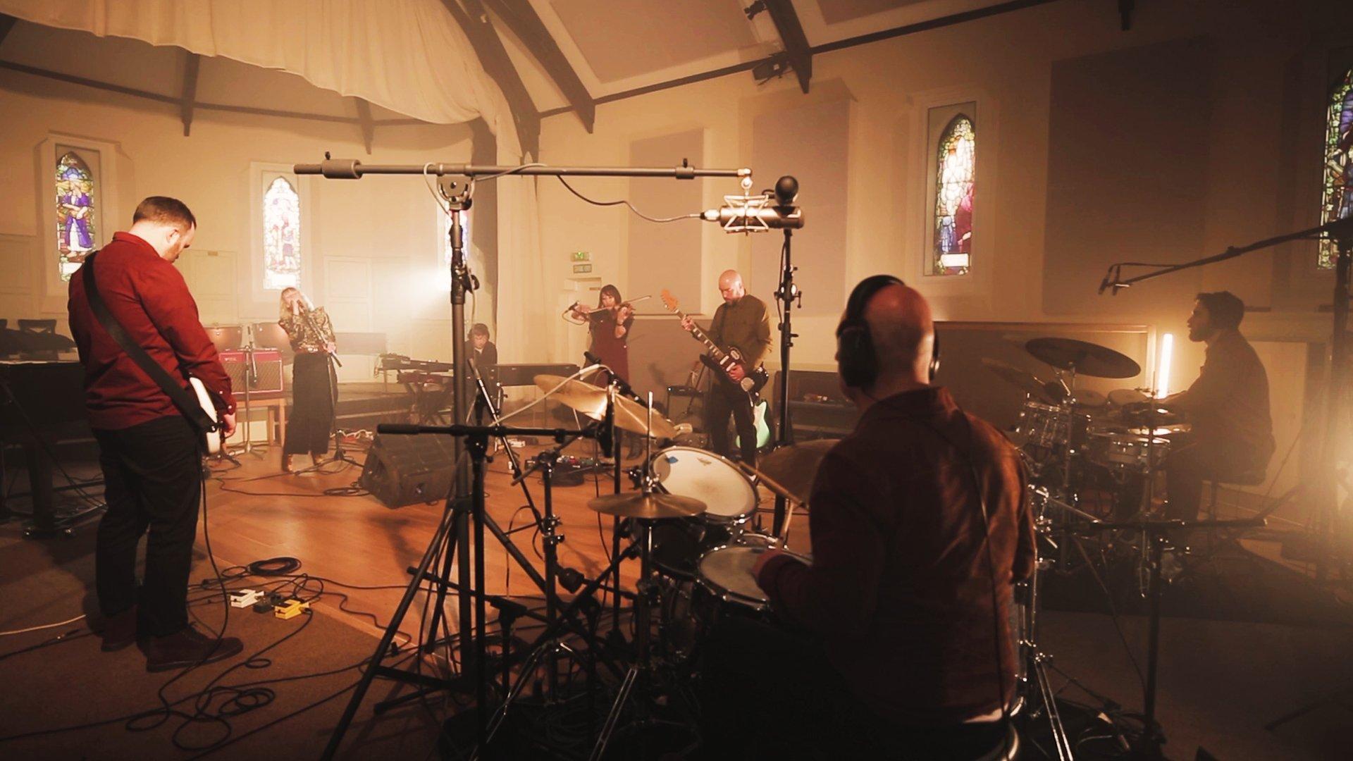 Press Play Lanterns On The Lake Deliver A Rocking Performance Of