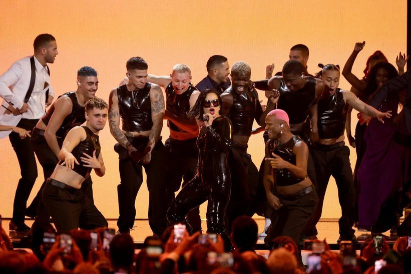 2022 Latin GRAMMYs: Rosalía Performs A Genre-Bending Blend Of 'MOTOMAMI' Tracks