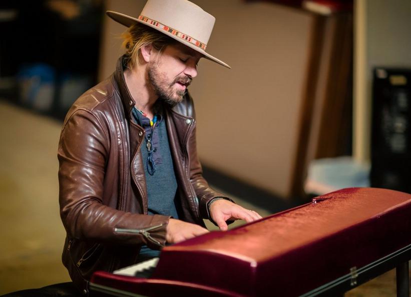 It Goes To 11: Taylor Hanson Gushes Over His Vintage Wurlitzer Electric Piano