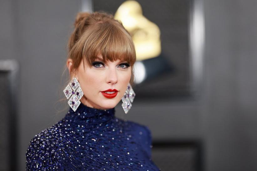 821px x 548px - Taylor Swift Makes GRAMMY History (Again) With Best Music Video Win For  \
