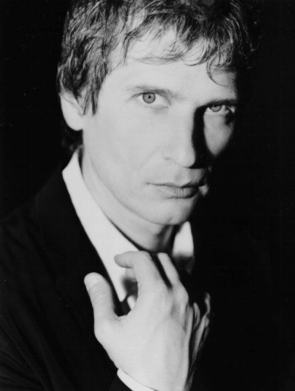 Berton Averre Artist