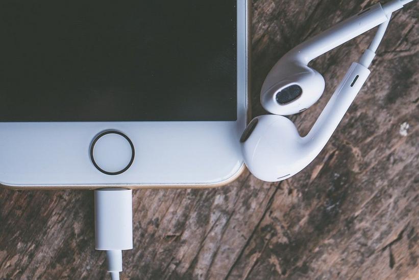 RIAA: Paid Subscriptions Pass $4 Billion In 2017 Music Revenue
