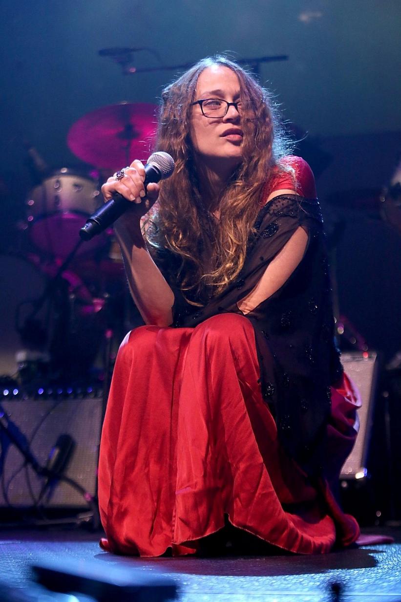 Fiona Apple Pledges Two Years Of "Criminal" Royalties To Immigrant Resource Fund