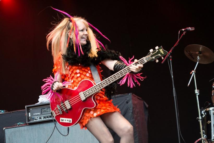 Tina Weymouth Of Talking Heads, Tom Tom Club Inducted Into Connecticut Women's Hall Of Fame