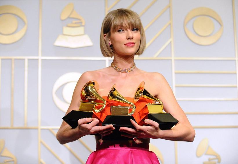 Taylor Swift Wins Best Dressed At Grammys 2014 In Stunning Silver