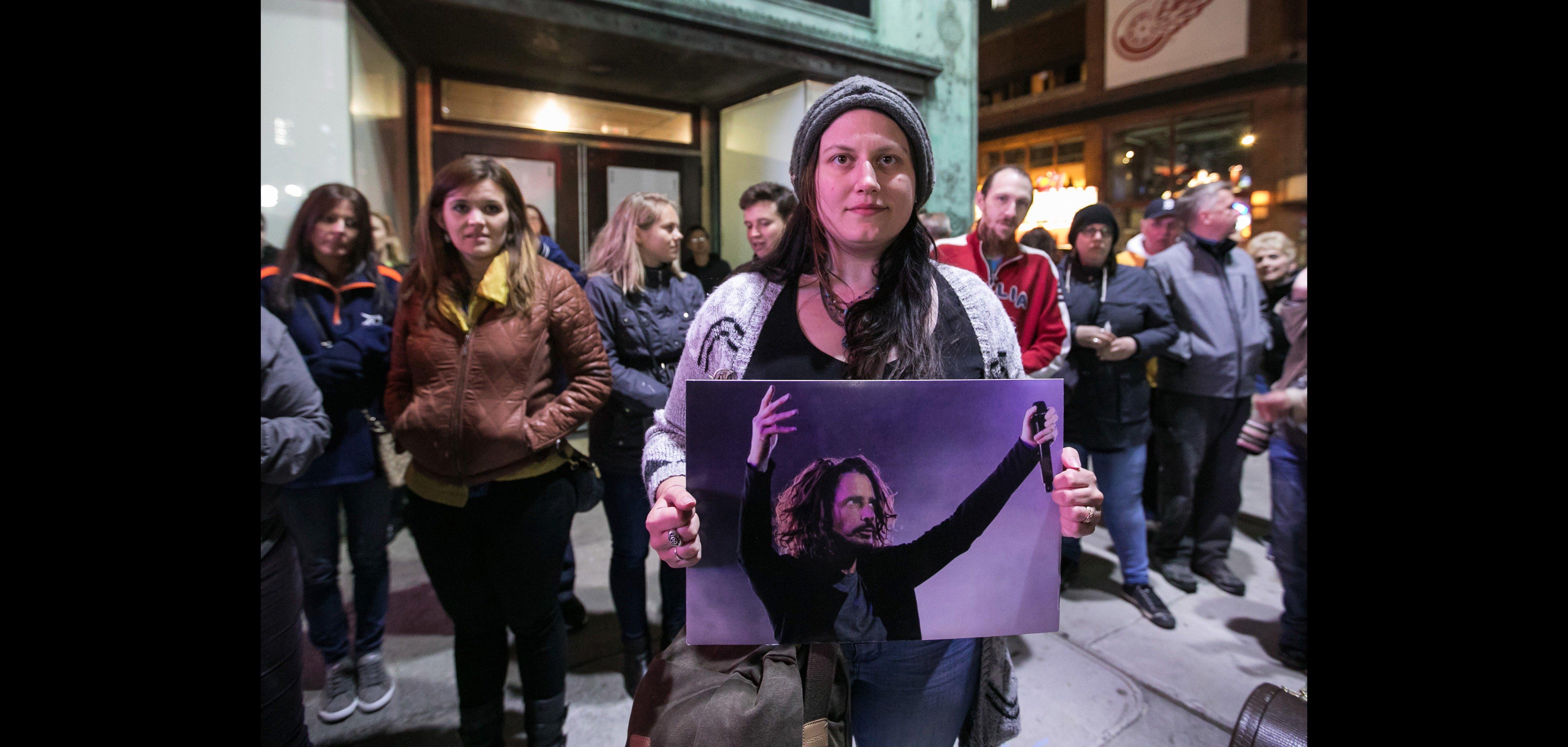 Fans remember Chris Cornell in Detroit