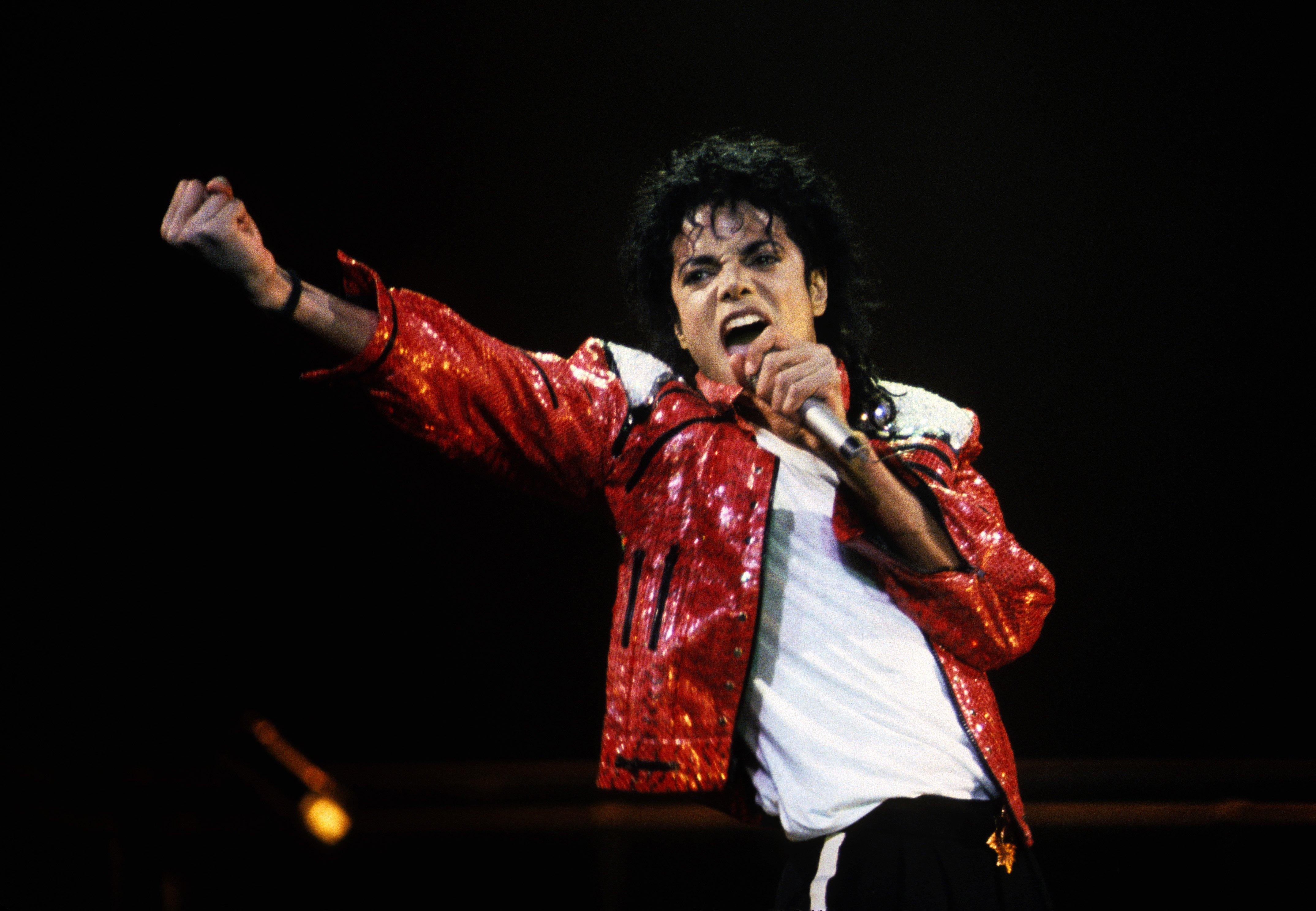 Michael Jackson performs live circa 1986 
