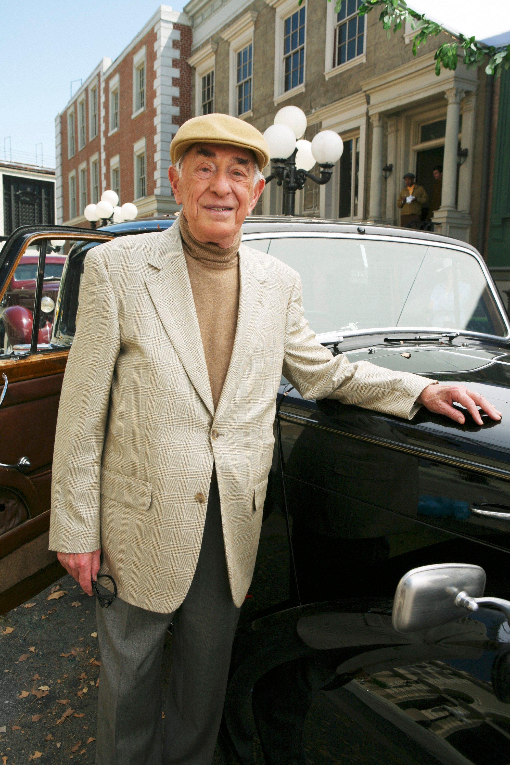 Shelley Berman on the set of "Pushing Daisies"