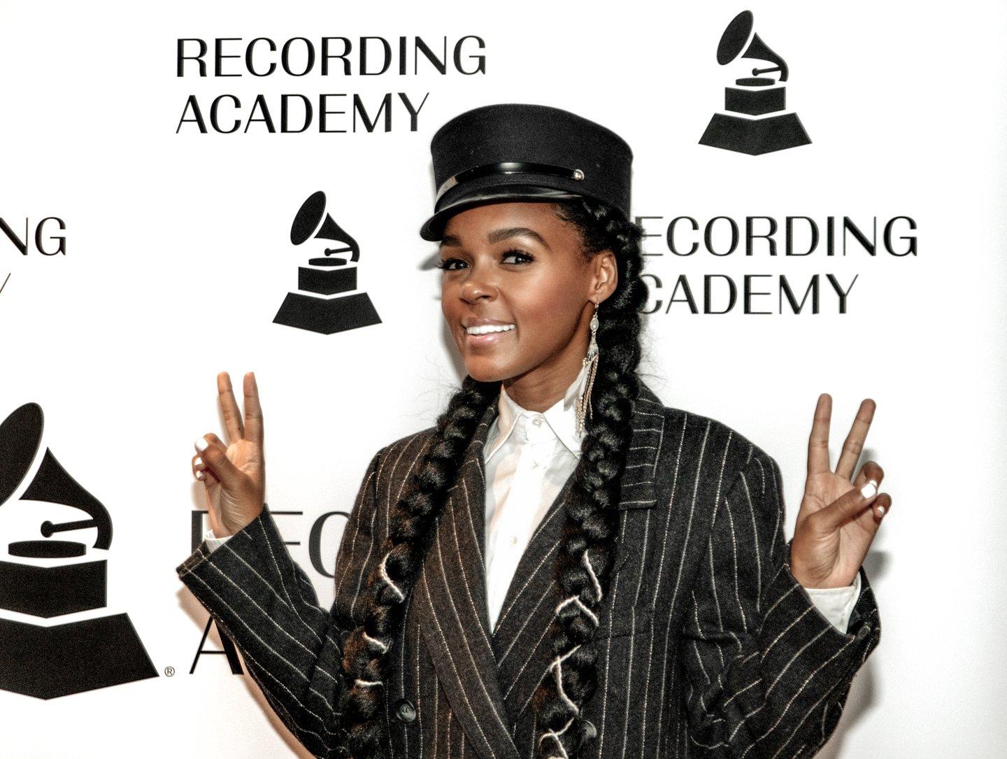 Janelle Monae Opens Up About Having Insecurity Over Her Breasts: 'It Took  Me Years To Be Comfortable', Janelle Monae