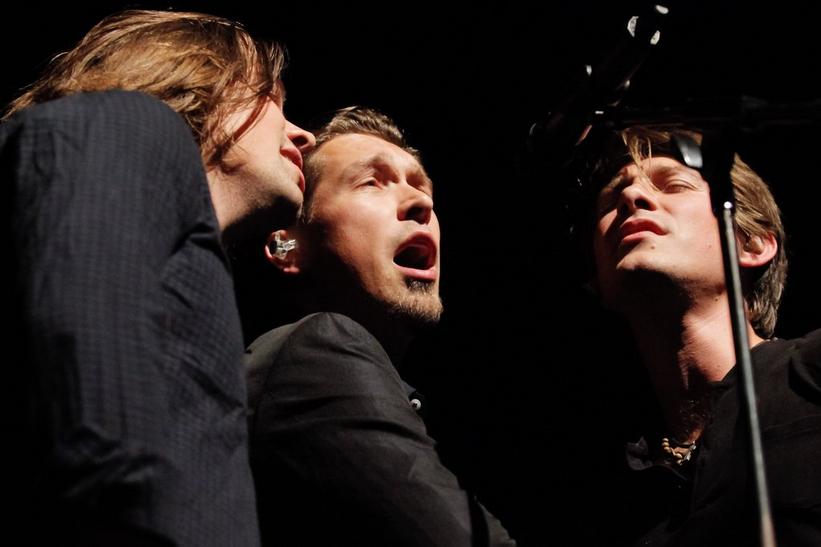 Siblings Day revelry: Hanson celebrate 20 years of "MMMBop"