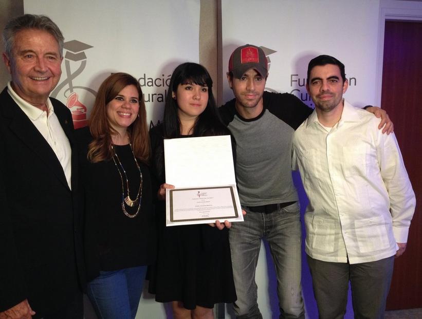 Silviana Itzel Salinas-Reyna ganadora de la Beca Enrique Iglesias presentada por la Fundación Cultural Latin GRAMMY®