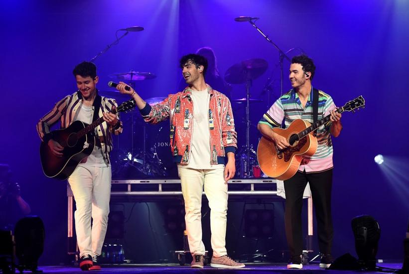 Newly Reunited Jonas Brothers Announce "Happiness Begins" Tour 