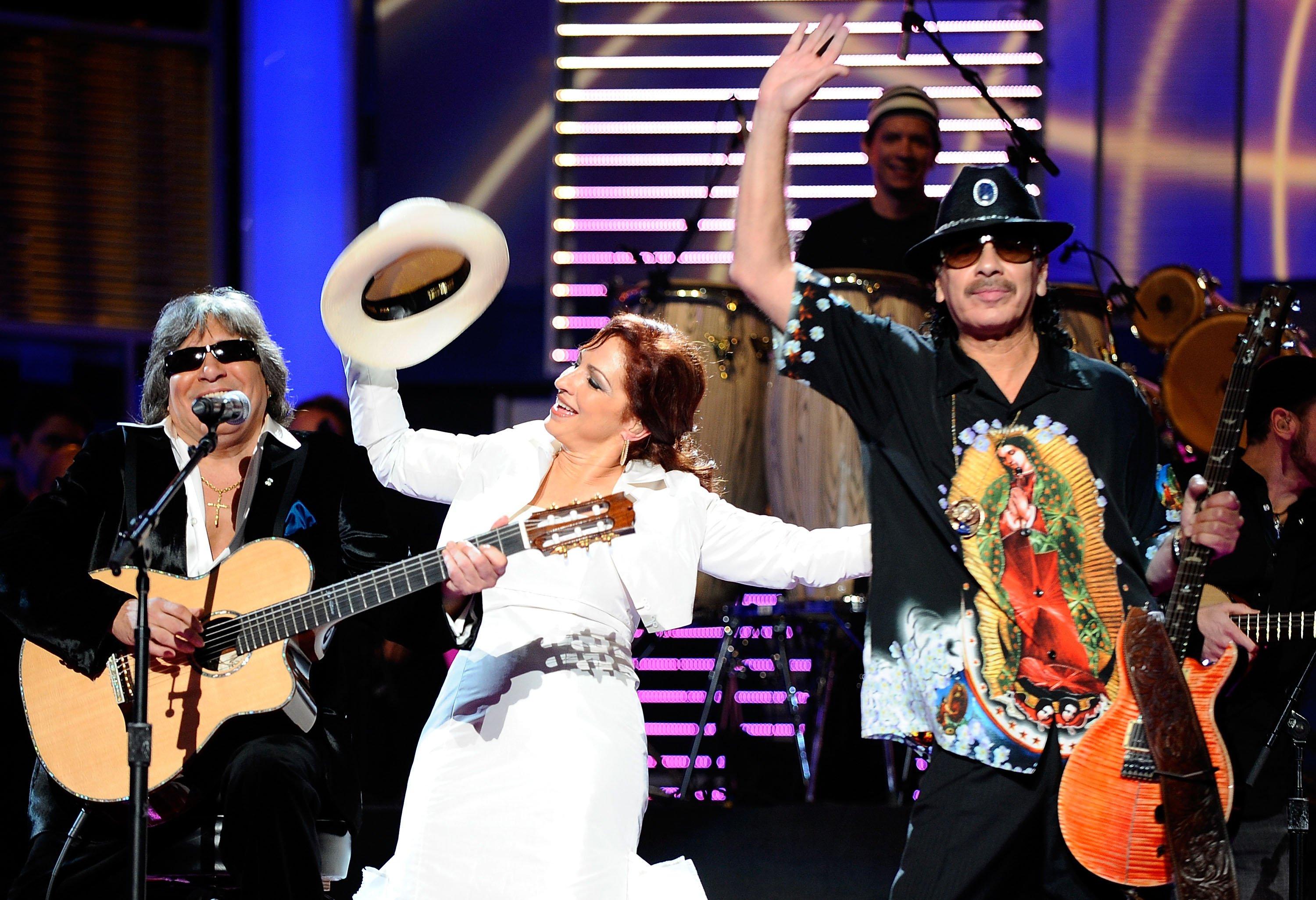 Jose Feliciano, Gloria Estefan and Carlos Santana perform at the 9th Annual Latin GRAMMY Awards held at the Toyota Center on November 13, 2008 in Houston, Texa