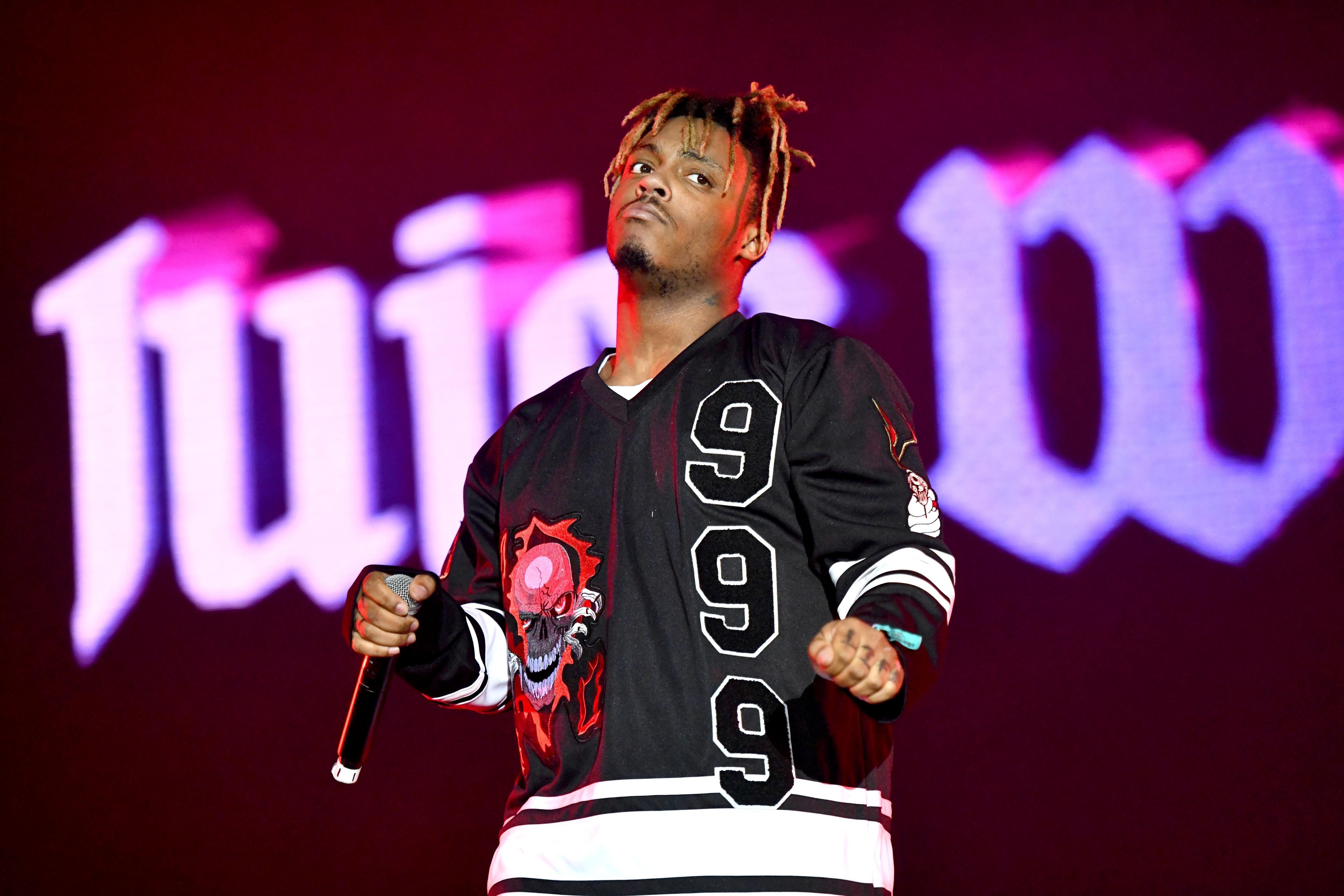 Juice Wrld death: Drake, Travis Scott and Chance the Rapper lead tributes  after rapper's death aged 21, The Independent
