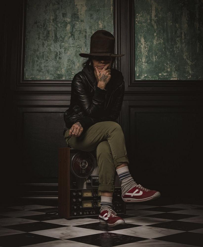 Linda Perry Talks Craft, Creativity & Her Biggest Hits In Nashville