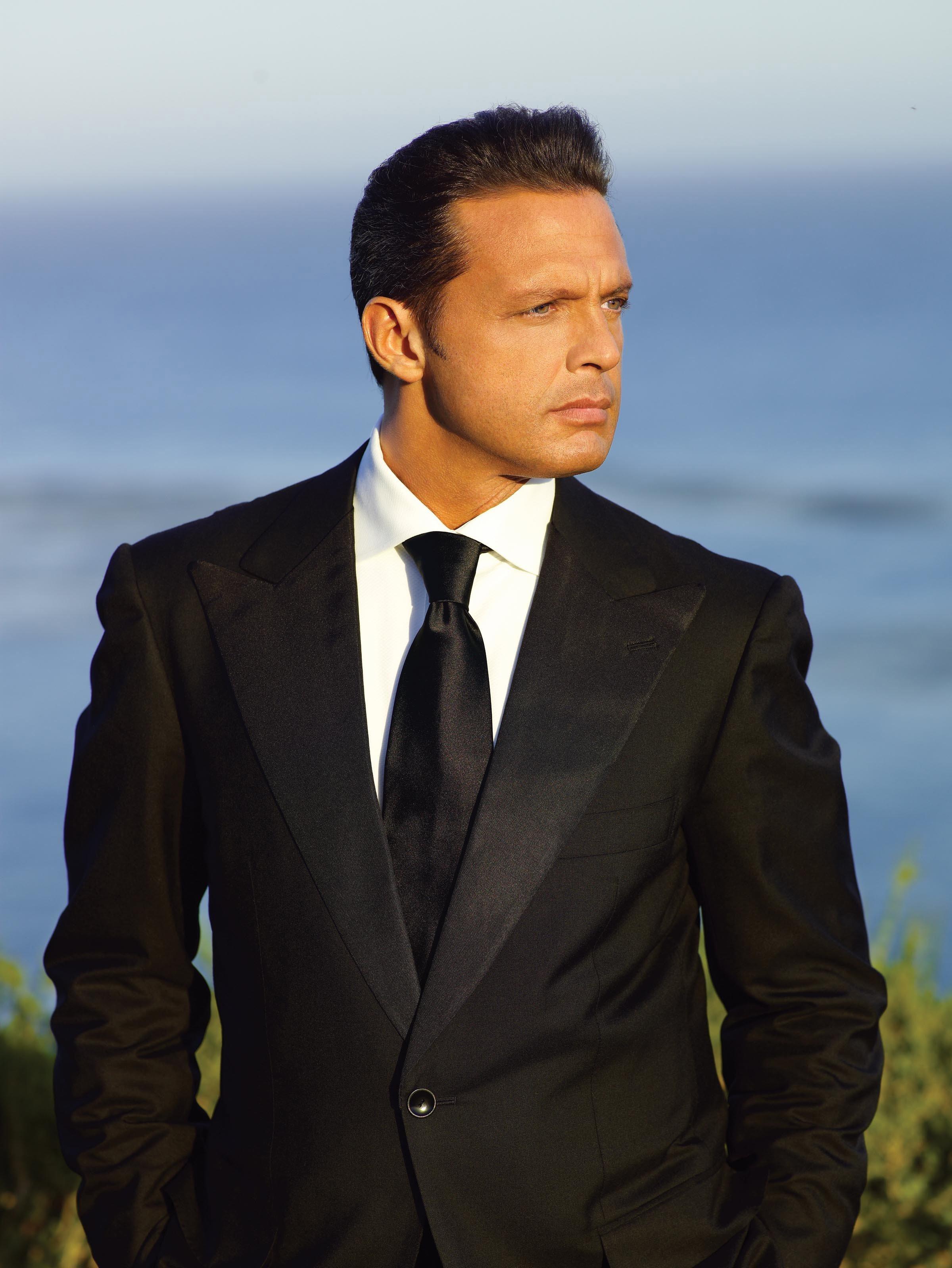 Luis Miguel, Artist