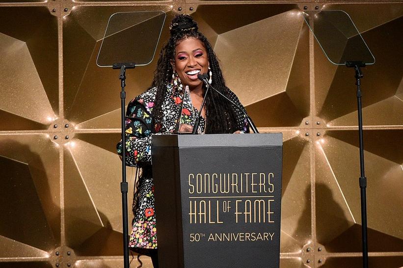 Video Missy Elliott inducted into Rock and Roll hall of Fame - ABC News