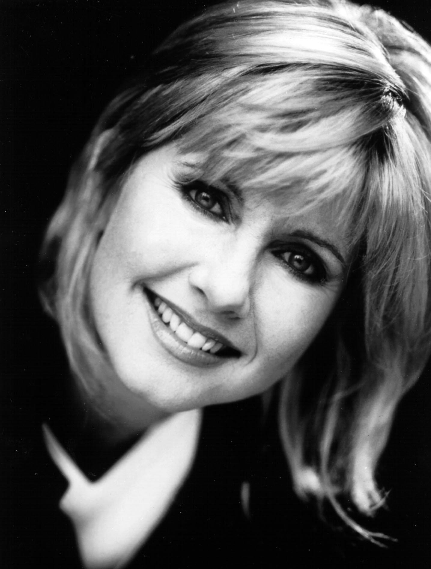 Olivia Newton-John | Artist | GRAMMY.com